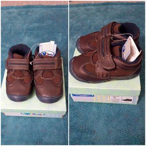 Size 5 Brown Toddler shoes